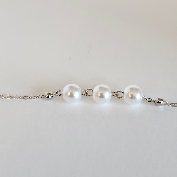 Everlasting Bonds: Sterling Silver Charm Bracelet with Pearls of Friendship - Picture 12 of 12